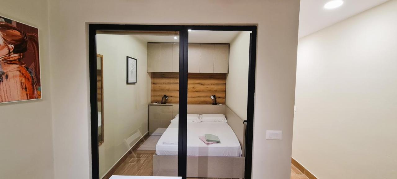 2V1 - Center Apartment 4 Tirana Bagian luar foto