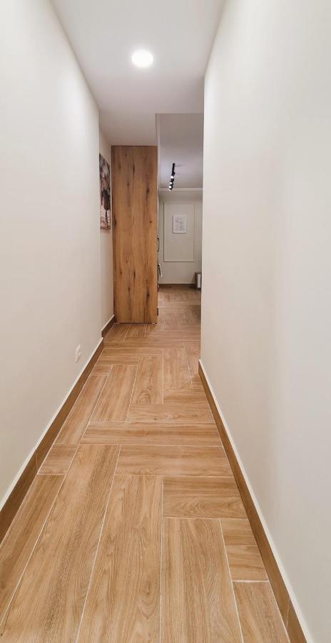 2V1 - Center Apartment 4 Tirana Bagian luar foto
